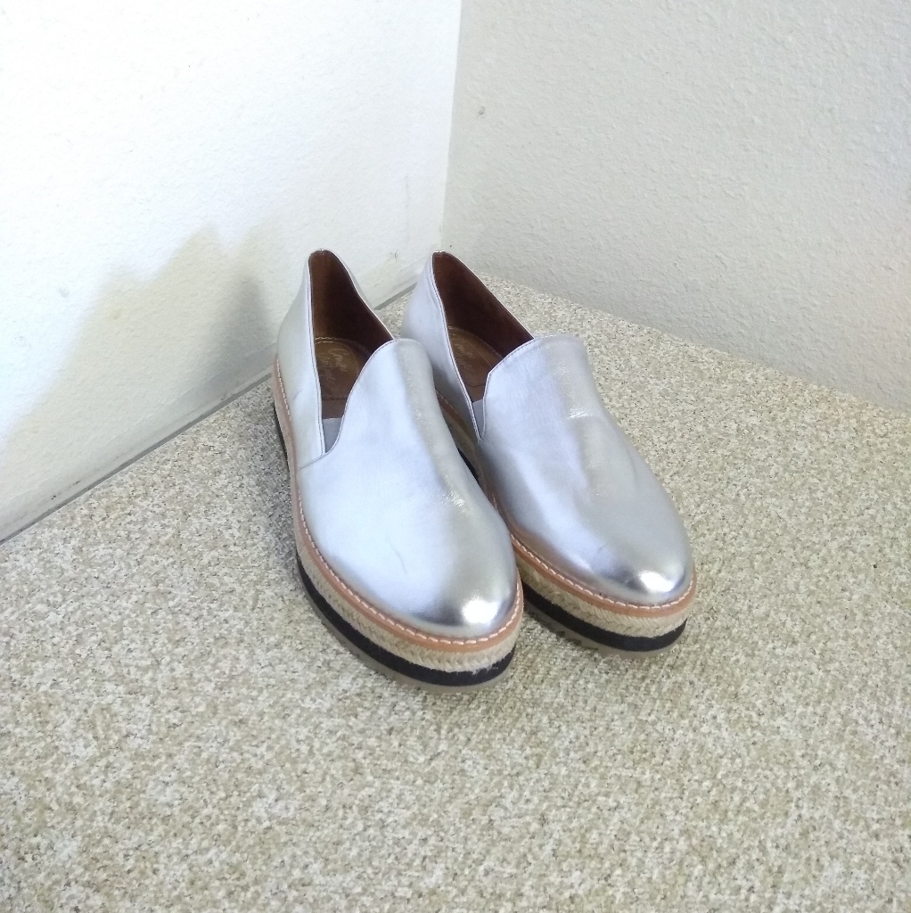 Crown Vintage Metallic Silver Shoes